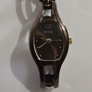 Relic Fossil Women's Quartz Watch Bronze Bracelet band ZR33904- New in package